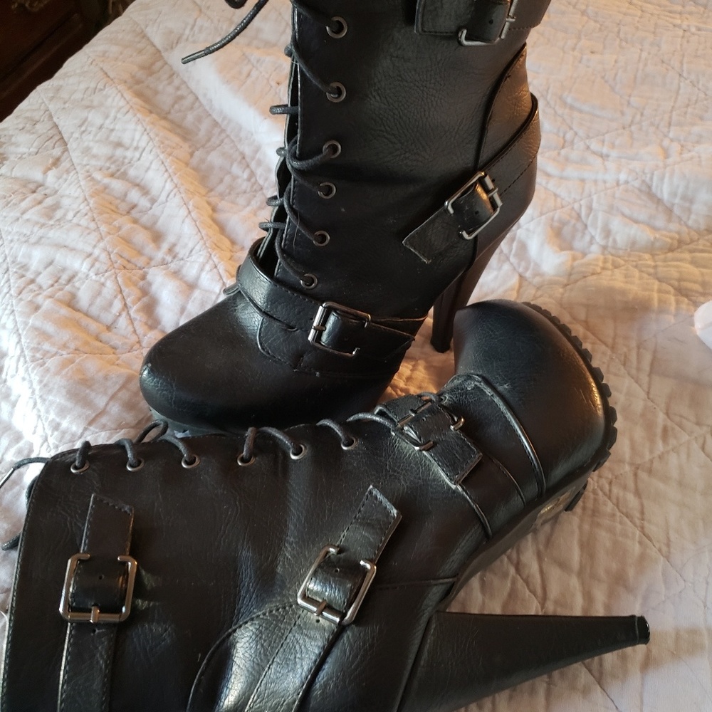 Black Boots
